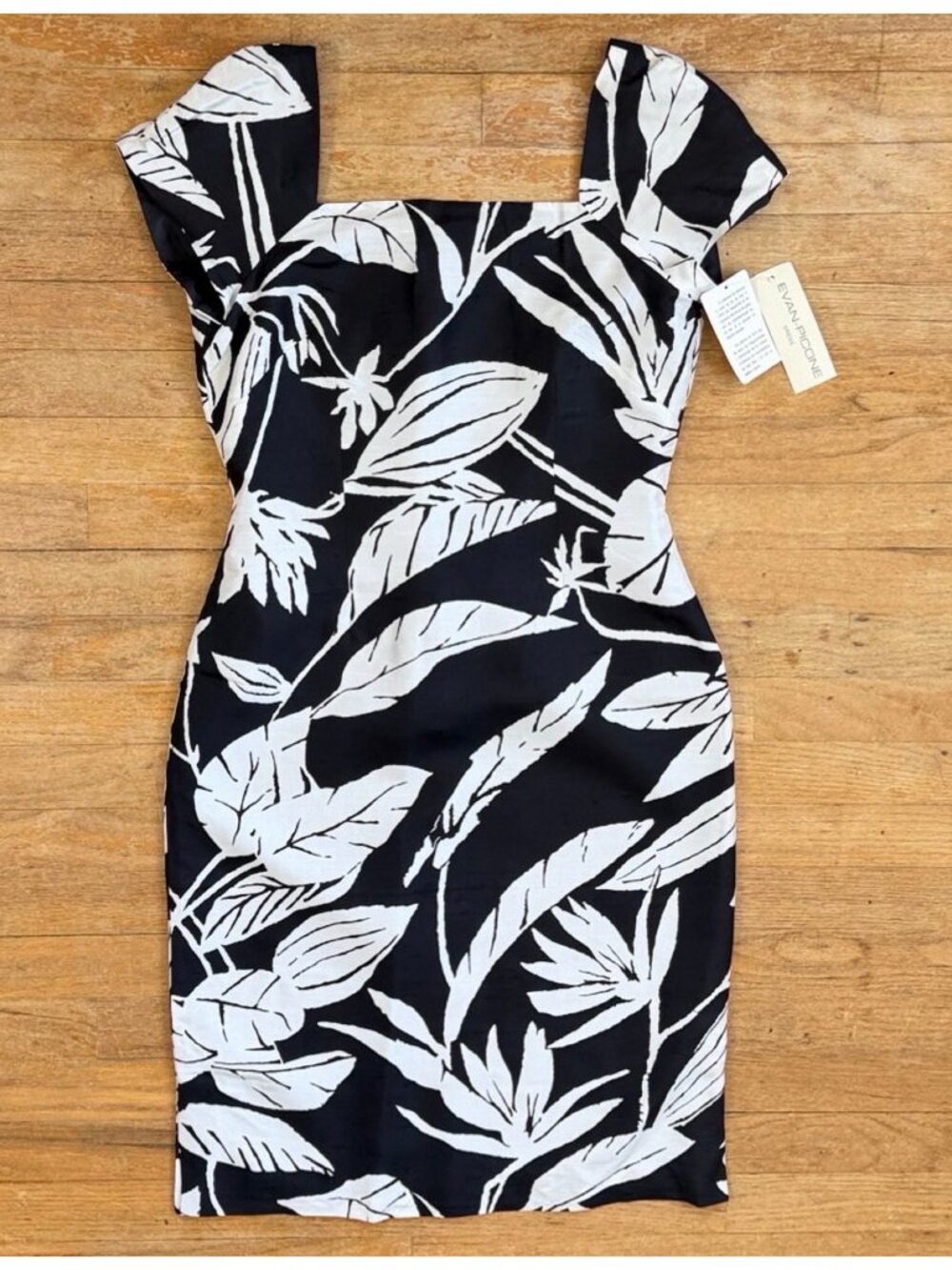 Vintage Silk Floral Leaf Print Dress Size Small 90s Evan Picone Black/White
